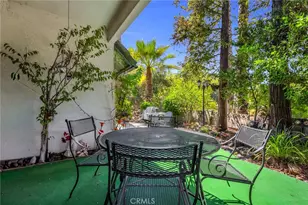 22051 Mulholland Way, Woodland Hills, CA 91364 - Photo 23