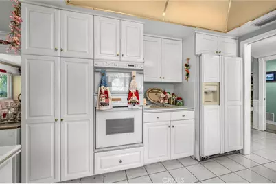 22051 Mulholland Way, Woodland Hills, CA 91364 - Photo 7