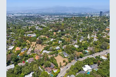 11452 Canton Drive, Studio City, CA 91604 - Photo 23