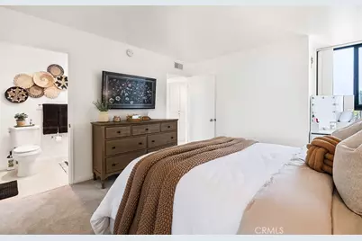 7826 Topanga Canyon Boulevard #301, Canoga Park, CA 91304 - Photo 15