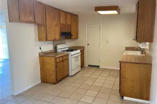 8580 Jacaranda Ave, California City, CA 93505 - Photo 5