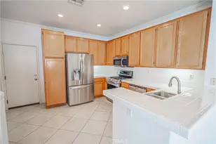 25405 Silver Crest Ct, Saugus, CA 91350 - Photo 11