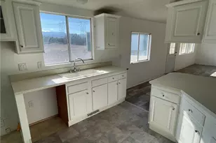 8354 White Rd, Phelan, CA 92371 - Photo 25