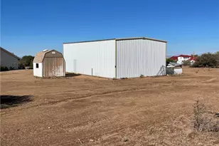 8354 White Rd, Phelan, CA 92371 - Photo 21