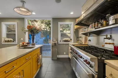 4267 Canoga Avenue, Woodland Hills, CA 91364 - Photo 15