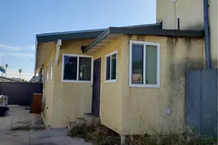 1933 W 43rd Pl, Los Angeles, CA 90062 - Photo 17