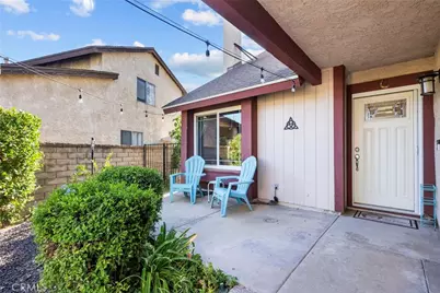 27547 Saffron, Saugus, CA 91350 - Photo 3