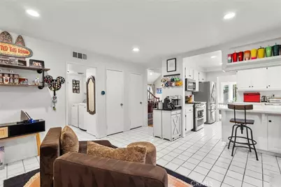 27547 Saffron, Saugus, CA 91350 - Photo 21