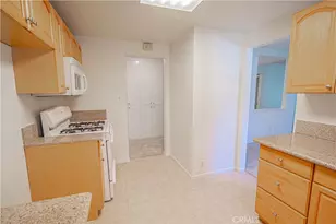 19433 Oak Crossing Rd, Newhall, CA 91321 - Photo 9