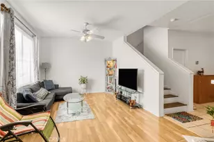 22754 Little Fall Ct, Saugus, CA 91350 - Photo 3