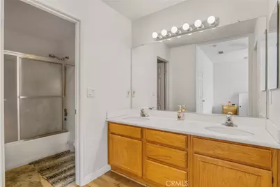 22754 Little Fall Court, Saugus, CA 91350 - Photo 11