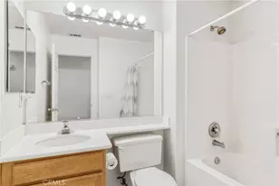 22754 Little Fall Ct, Saugus, CA 91350 - Photo 15