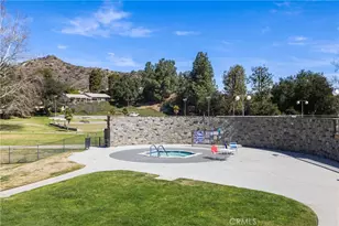19211 Ave Of The Oaks, Newhall, CA 91321 - Photo 45