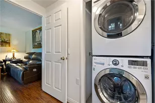 19211 Ave Of The Oaks, Newhall, CA 91321 - Photo 19