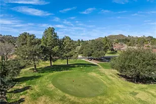 19211 Ave Of The Oaks, Newhall, CA 91321 - Photo 37