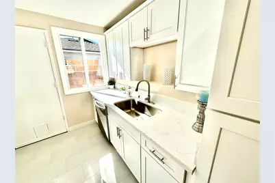 8836 Tyrone, Panorama City, CA 91402 - Photo 7