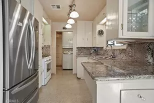 719 W Ave J10, Lancaster, CA 93534 - Photo 5