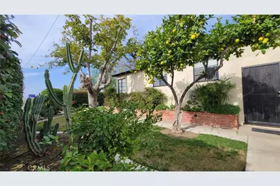 2701 Berkeley, Bakersfield, CA 93305 - Photo 3