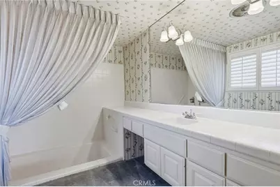 9830 Vanalden, Northridge, CA 91324 - Photo 35