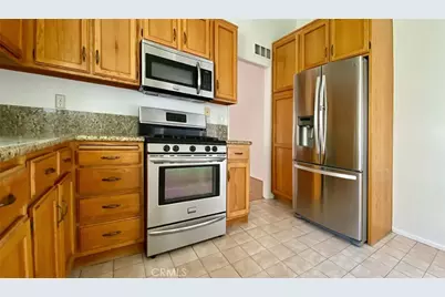 22839 Banyan #334, Saugus, CA 91390 - Photo 5