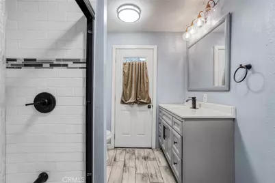 919 919 1/2 W 49th, Los Angeles, CA 90037 - Photo 9