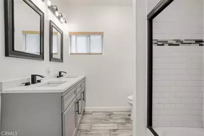 919 919 1/2 W 49th, Los Angeles, CA 90037 - Photo 7