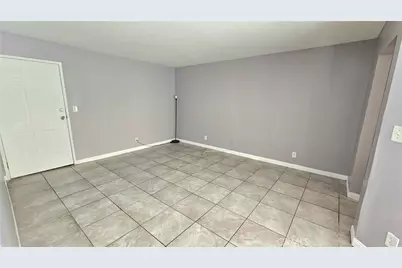 7641 Reseda Boulevard #87, Reseda, CA 91335 - Photo 5