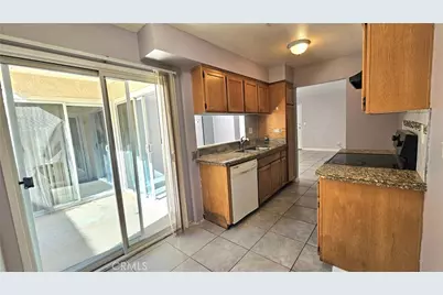 7641 Reseda Boulevard #87, Reseda, CA 91335 - Photo 13