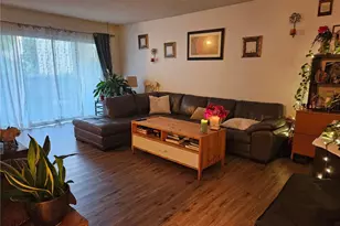 18307 Burbank Blvd, Tarzana, CA 91356 - Photo 11