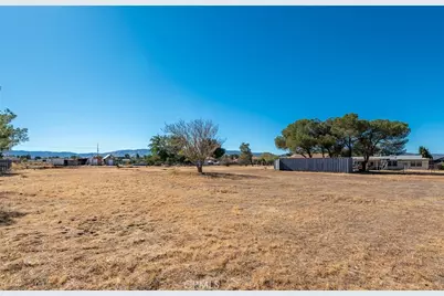 42106 22nd, Lancaster, CA 93536 - Photo 7