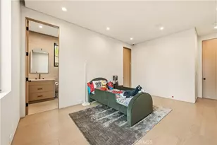 22924 Erwin St, Woodland Hills, CA 91367 - Photo 39