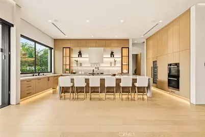 22924 Erwin Street, Woodland Hills, CA 91367 - Photo 15