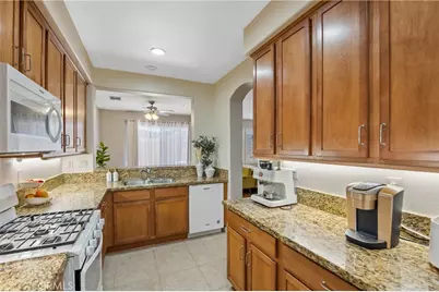 23868 Toscana Dr, Valencia, CA 91354 - Photo 15