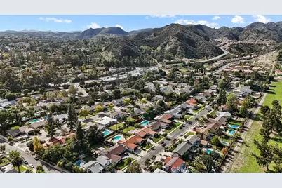 23642 Community St, West Hills, CA 91304 - Photo 37