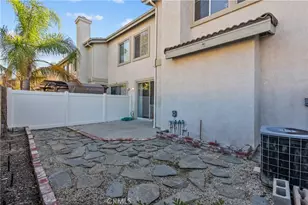 25412 Park Wood Ln, Saugus, CA 91350 - Photo 15