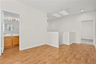 25412 Park Wood Ln, Saugus, CA 91350 - Photo 23