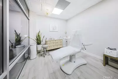 0 W Burbank Boulevard, Burbank, CA 91506 - Photo 17