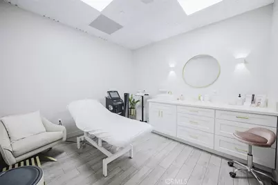 0 W Burbank Boulevard, Burbank, CA 91506 - Photo 13