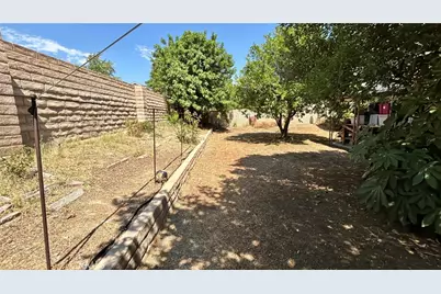 2433 Medina Avenue, Simi Valley, CA 93063 - Photo 27