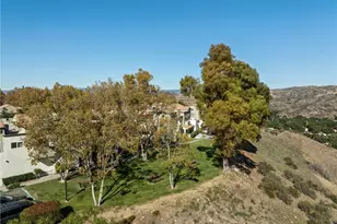24496 Valle Del Oro, Newhall, CA 91321 - Photo 27