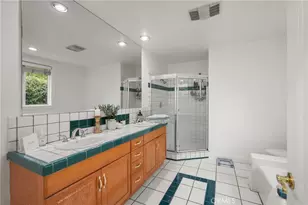 18760 Wells, Tarzana, CA 91356 - Photo 43
