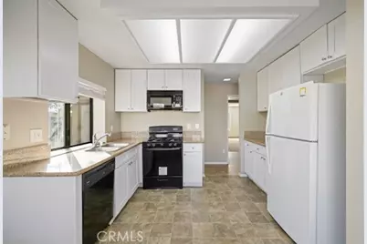 523 E Kettering, Lancaster, CA 93535 - Photo 5