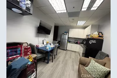 6300 590 Canoga Ave., Woodland Hills, CA 91367 - Photo 15