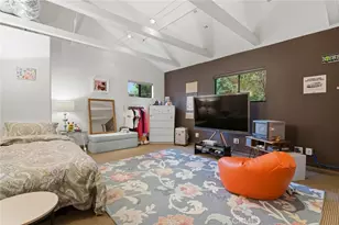 4642 Santa Lucia Dr, Woodland Hills, CA 91364 - Photo 31