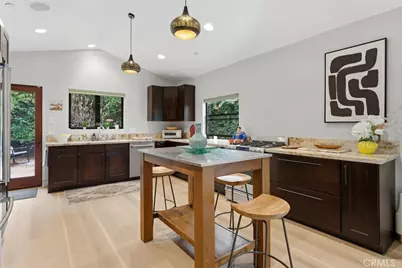 4642 Santa Lucia Drive, Woodland Hills, CA 91364 - Photo 17