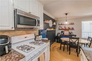 7045 Woodley Ave, Van Nuys, CA 91406 - Photo 9