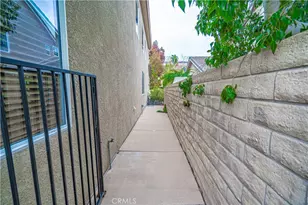 28419 Hidden Hills Dr, Saugus, CA 91390 - Photo 57