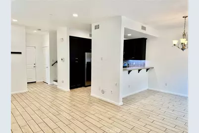 7600 N Courage Way, Van Nuys, CA 91405 - Photo 3