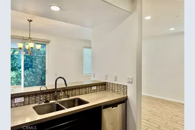 7600 N Courage Way, Van Nuys, CA 91405 - Photo 9