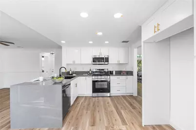 22030 Scallion Drive, Saugus, CA 91350 - Photo 17